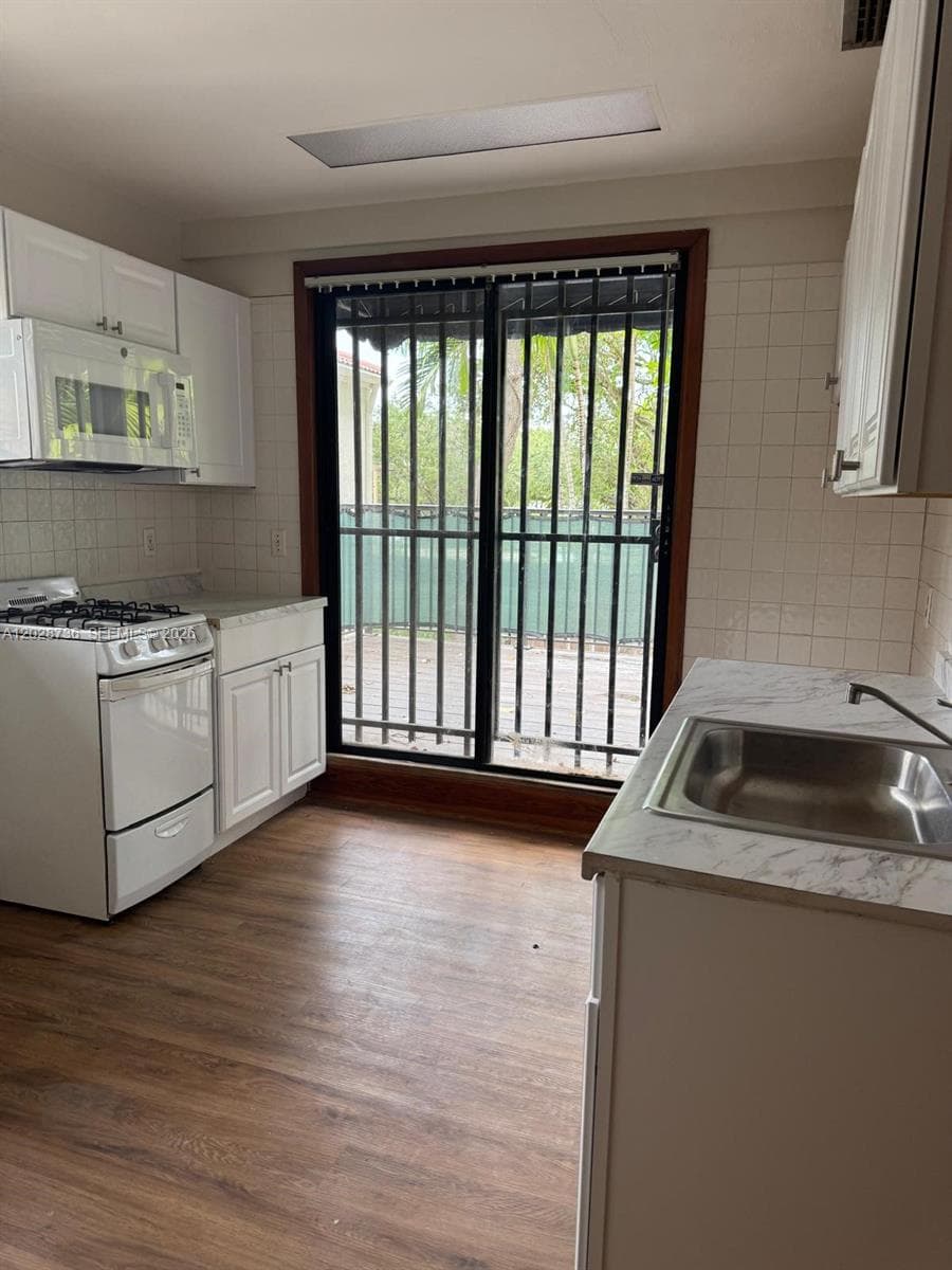 2107 Secoffee St # 2, Miami FL 33133 — 5