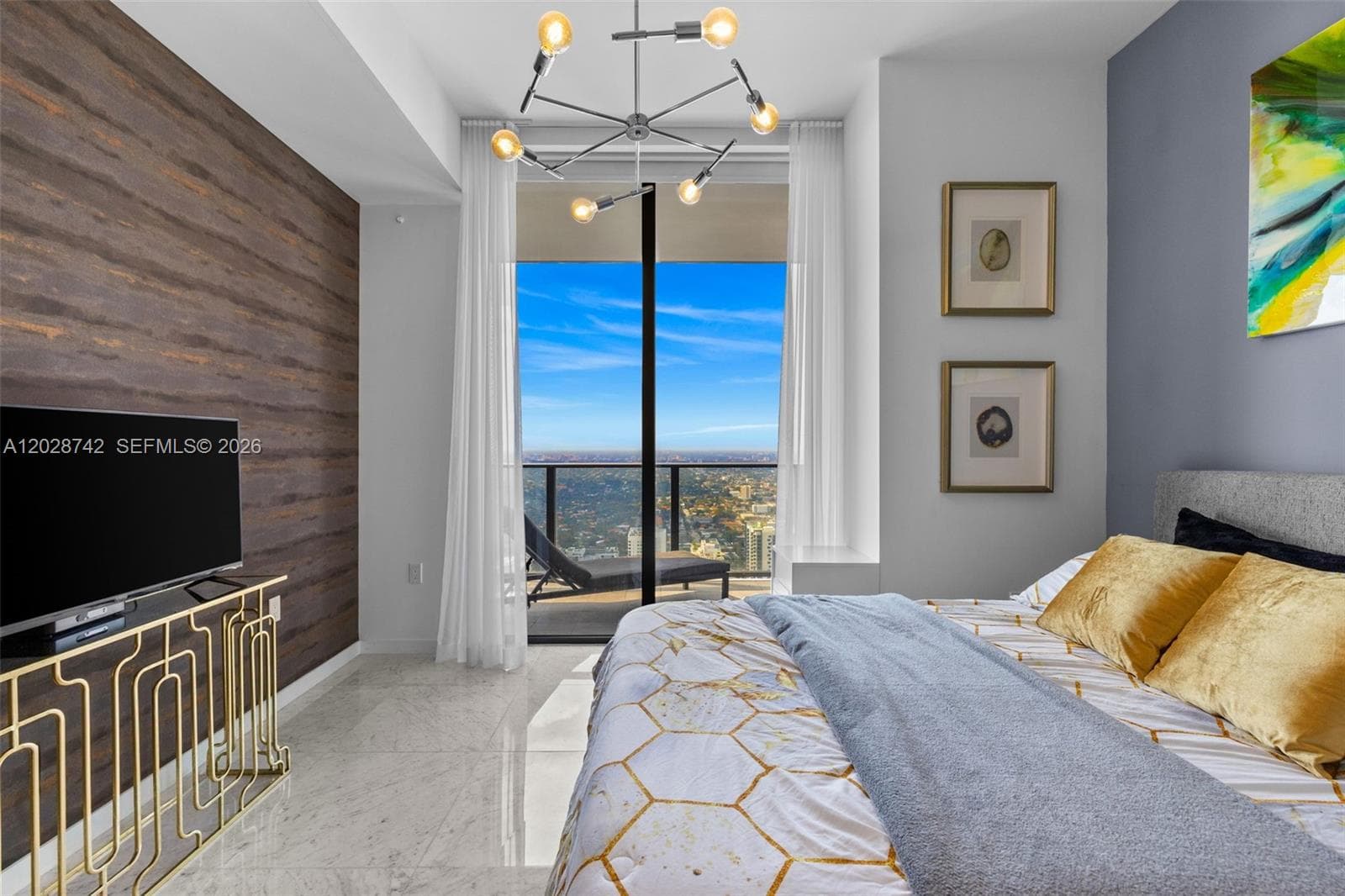 1000 Brickell Plz, Miami FL 33131 — 34