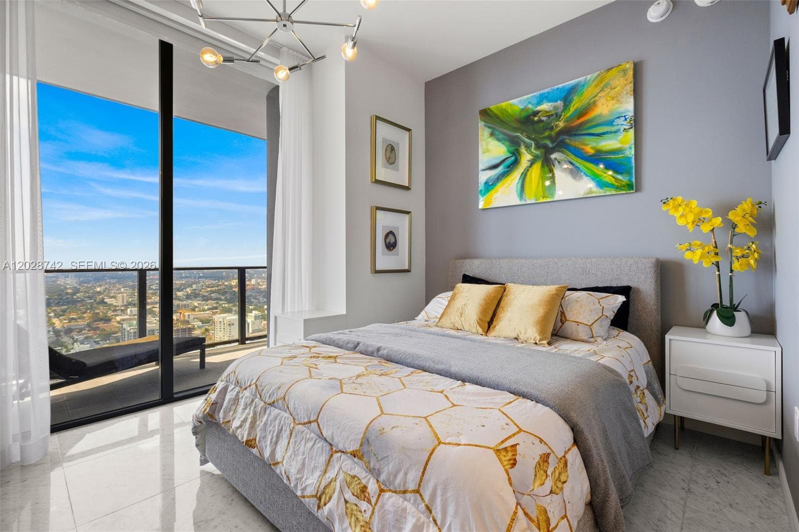 1000 Brickell Plz, Miami FL 33131 — 33