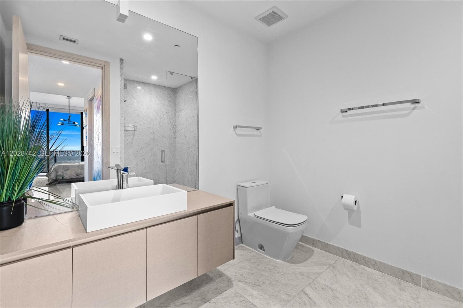 1000 Brickell Plz, Miami FL 33131 — 40
