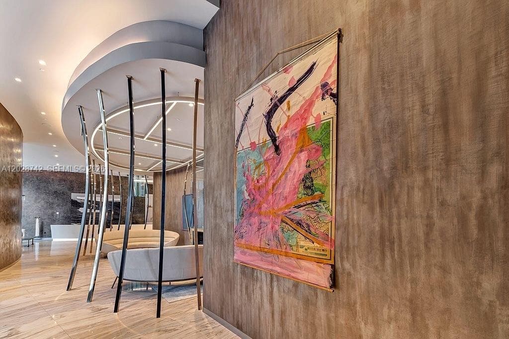 1000 Brickell Plz, Miami FL 33131 — 74