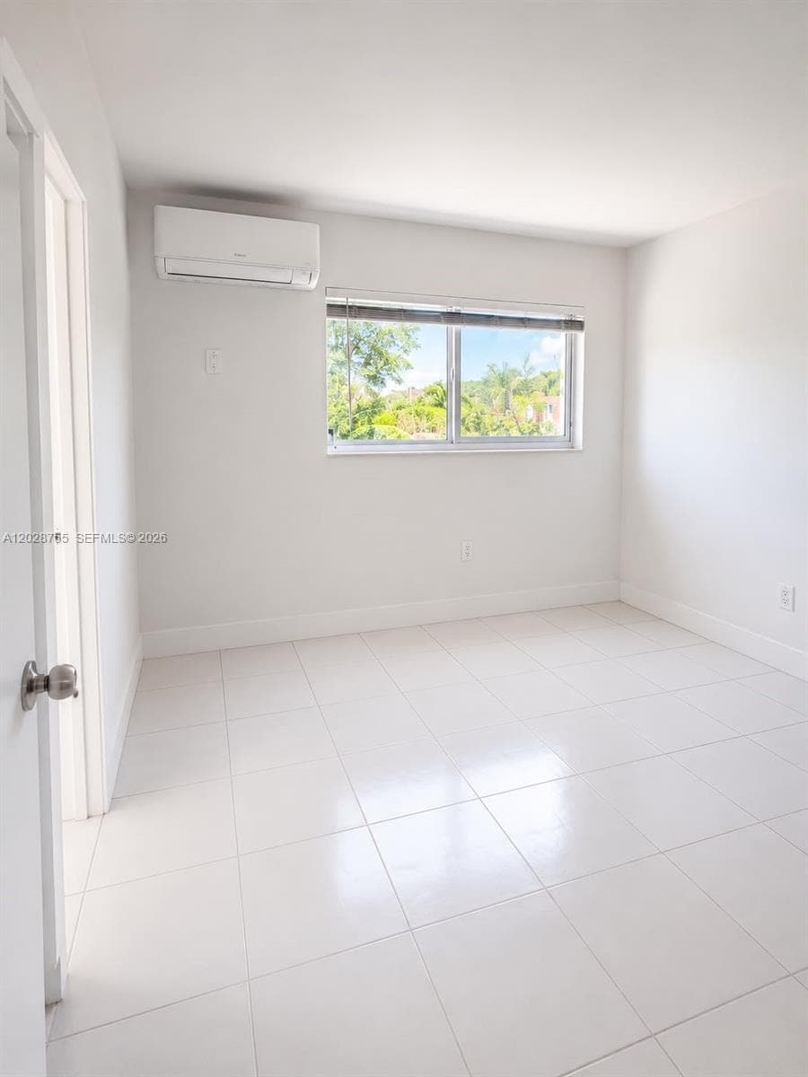 6330 SW 79th St # 23, South Miami FL 33143 — 8