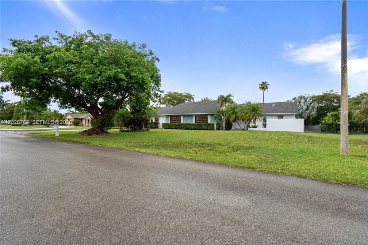 1571 NW 20th St, Homestead FL 33030 — 51