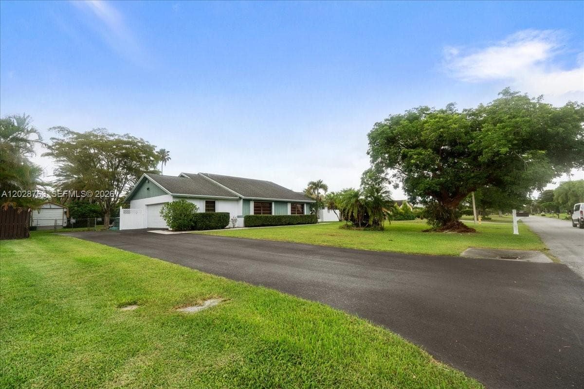 1571 NW 20th St, Homestead FL 33030 — 50