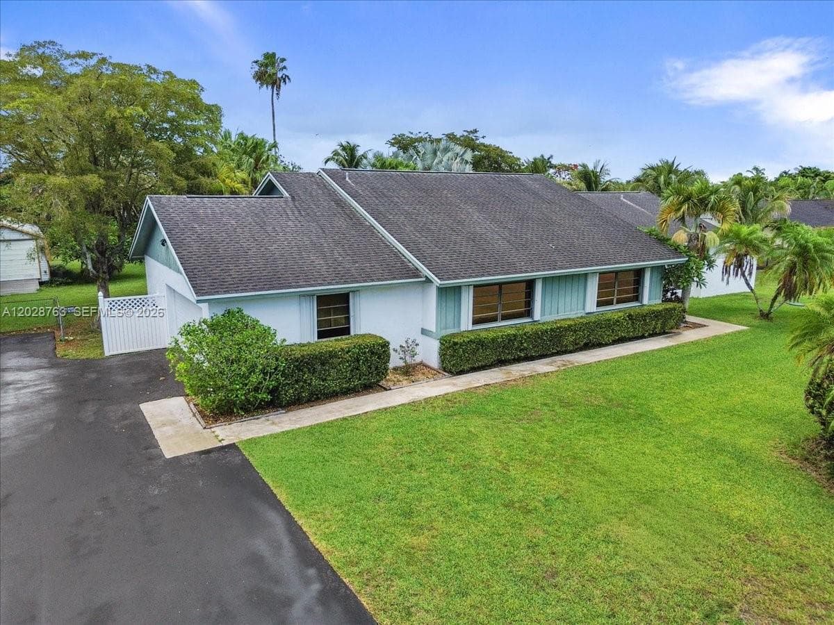 1571 NW 20th St, Homestead FL 33030 — 4