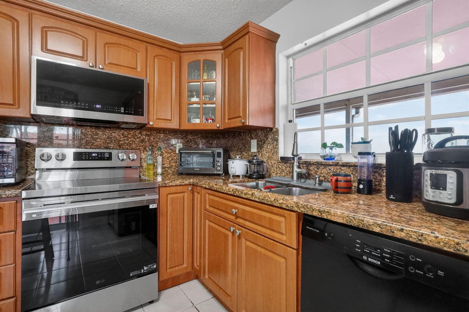18977 NW 63rd Ct Circle, Miami Gardens FL 33015 — 14