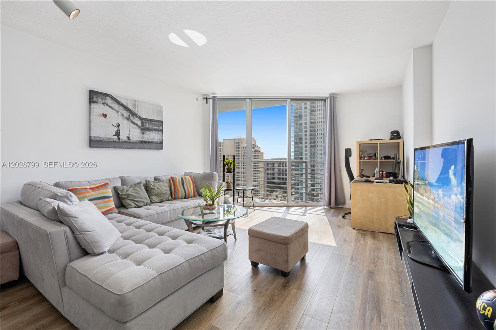 325 S Biscayne Blvd # 2517, Miami FL 33131 — 12