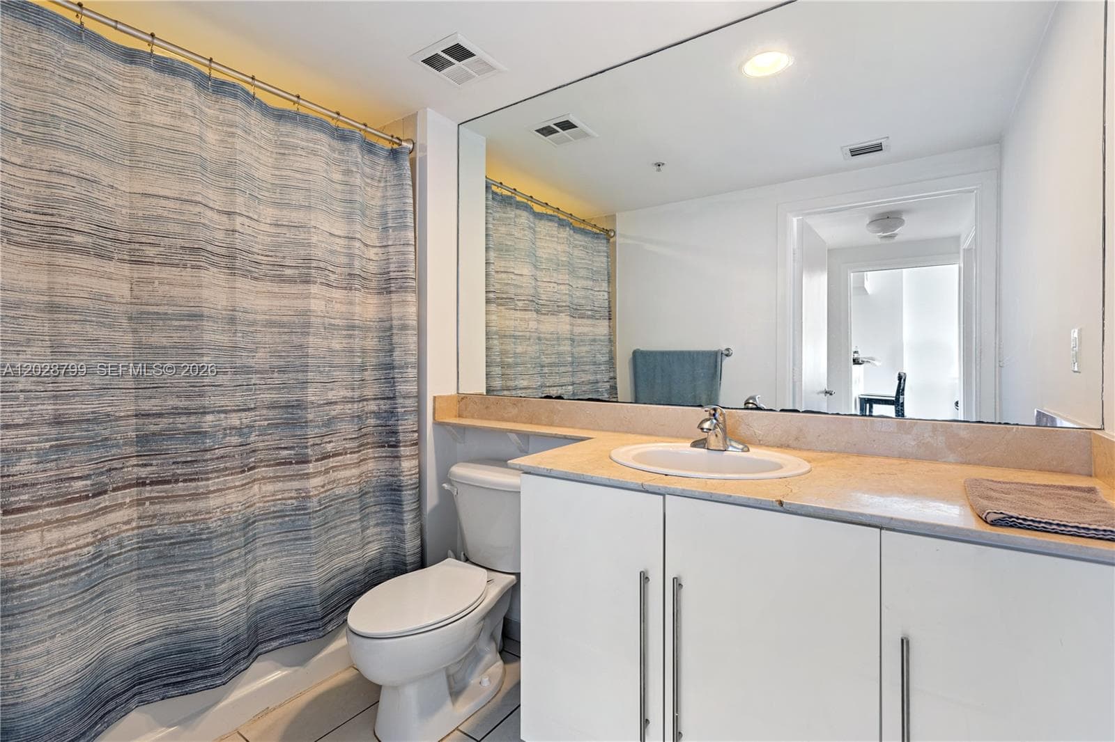 325 S Biscayne Blvd # 2517, Miami FL 33131 — 9