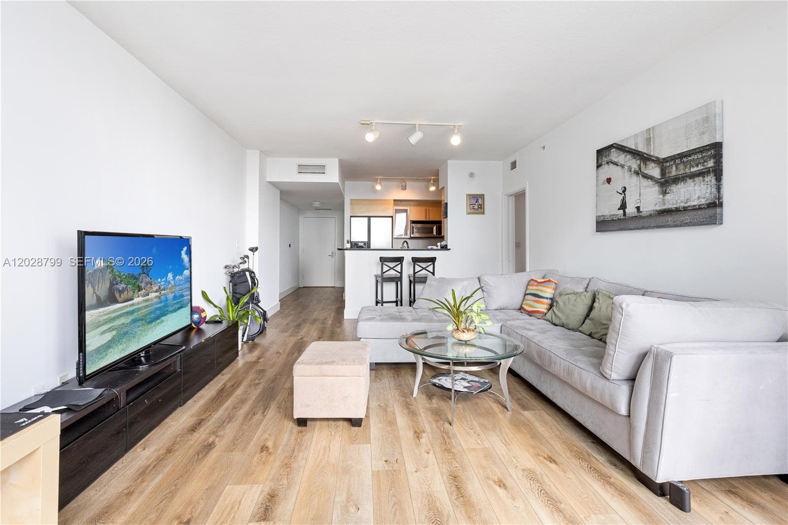 325 S Biscayne Blvd # 2517, Miami FL 33131 — 11