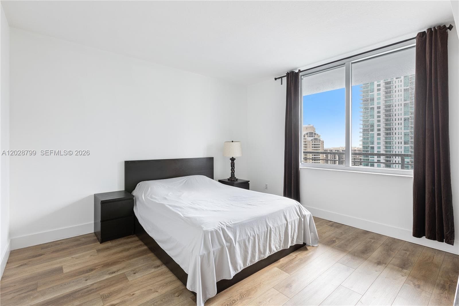 325 S Biscayne Blvd # 2517, Miami FL 33131 — 8