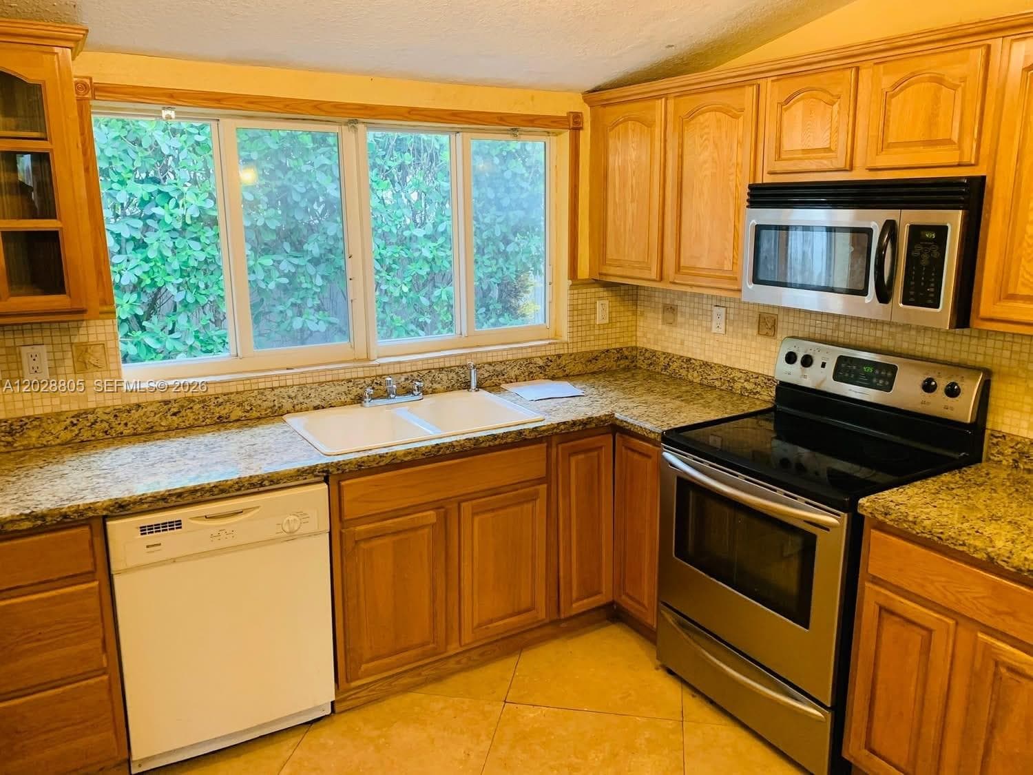 6134 SW 22nd St, Miami FL 33155 — 5