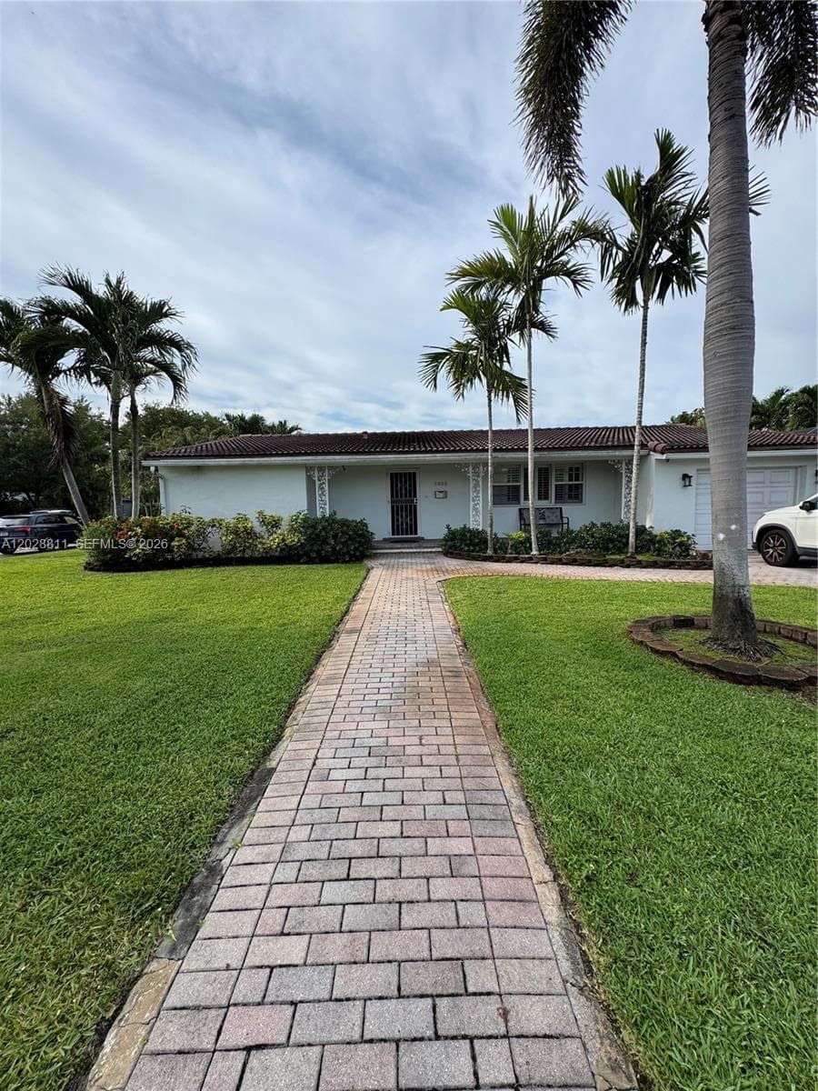 1030 NE 107th St # 1030, Miami Shores FL 33161 — 2
