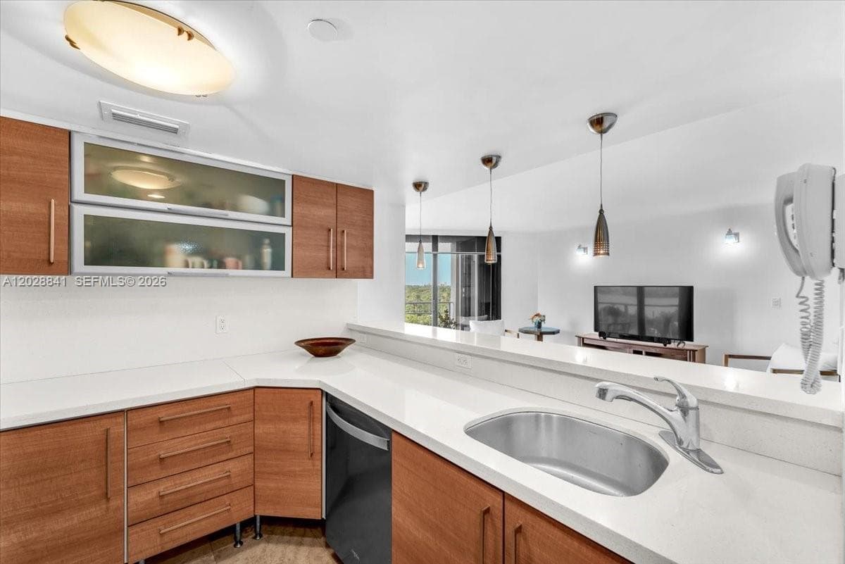 2000 Towerside Ter # 908, Miami FL 33138 — 2