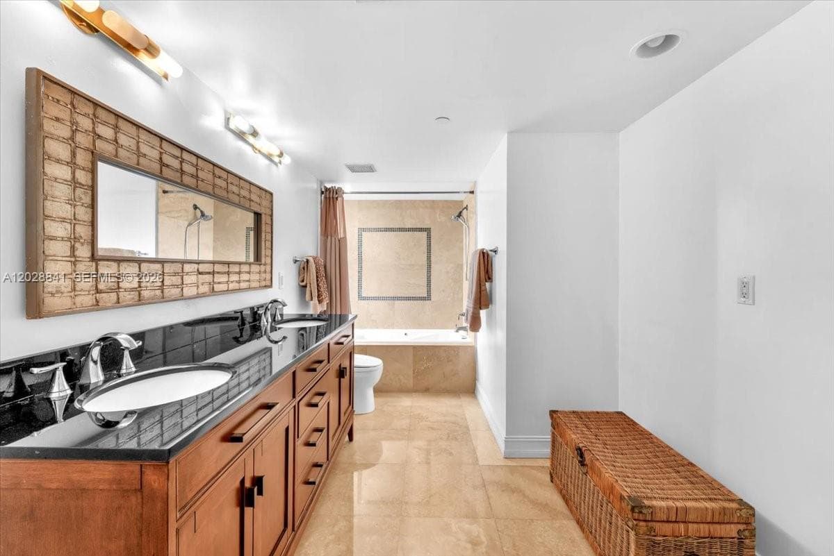 2000 Towerside Ter # 908, Miami FL 33138 — 6