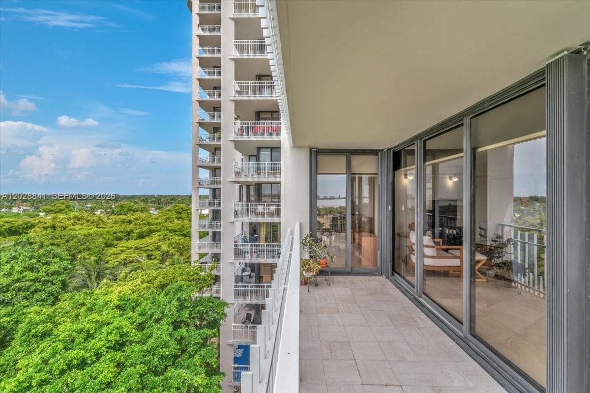 2000 Towerside Ter # 908, Miami FL 33138 — 13