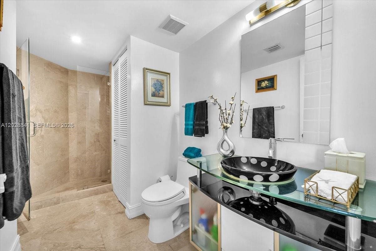 2000 Towerside Ter # 908, Miami FL 33138 — 7