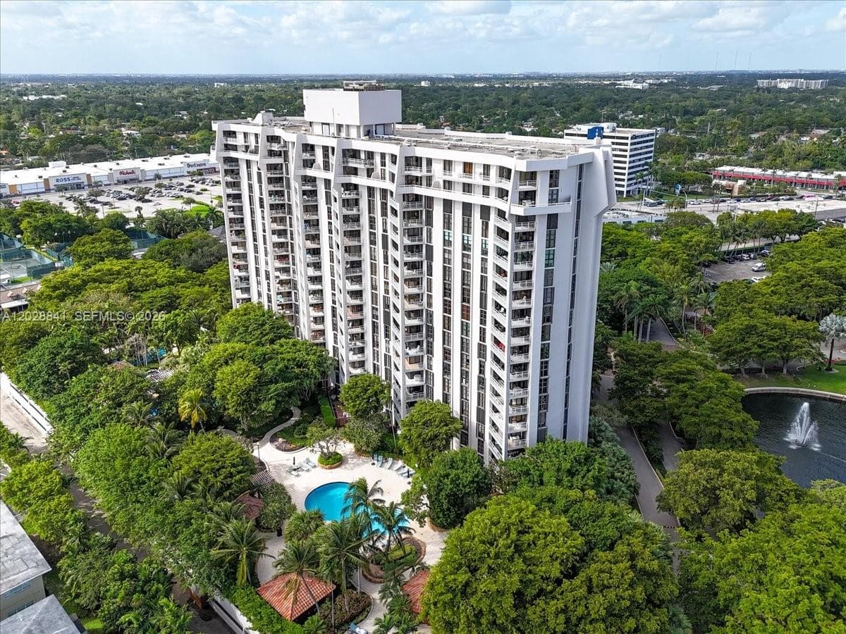 2000 Towerside Ter # 908, Miami FL 33138 — 32