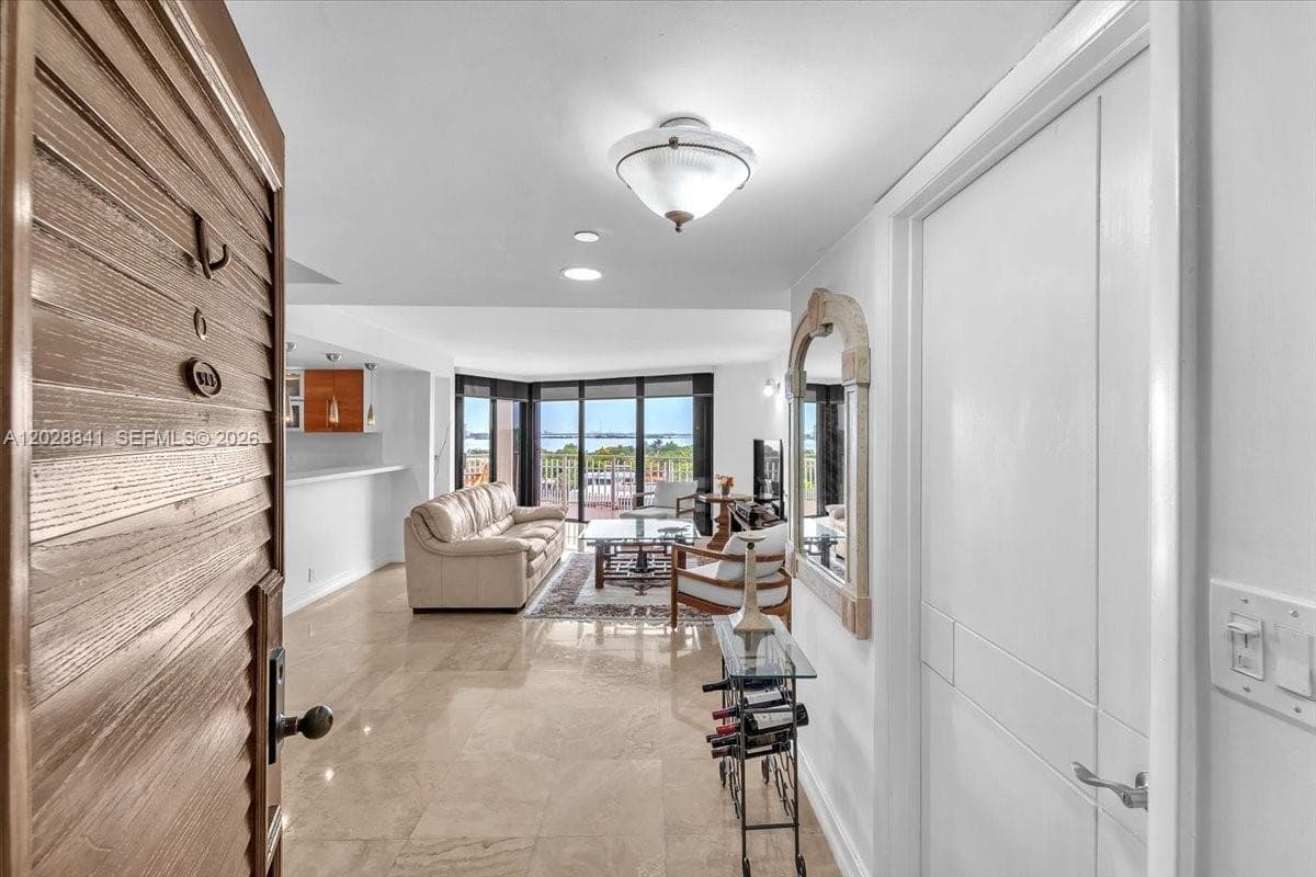 2000 Towerside Ter # 908, Miami FL 33138 — 1
