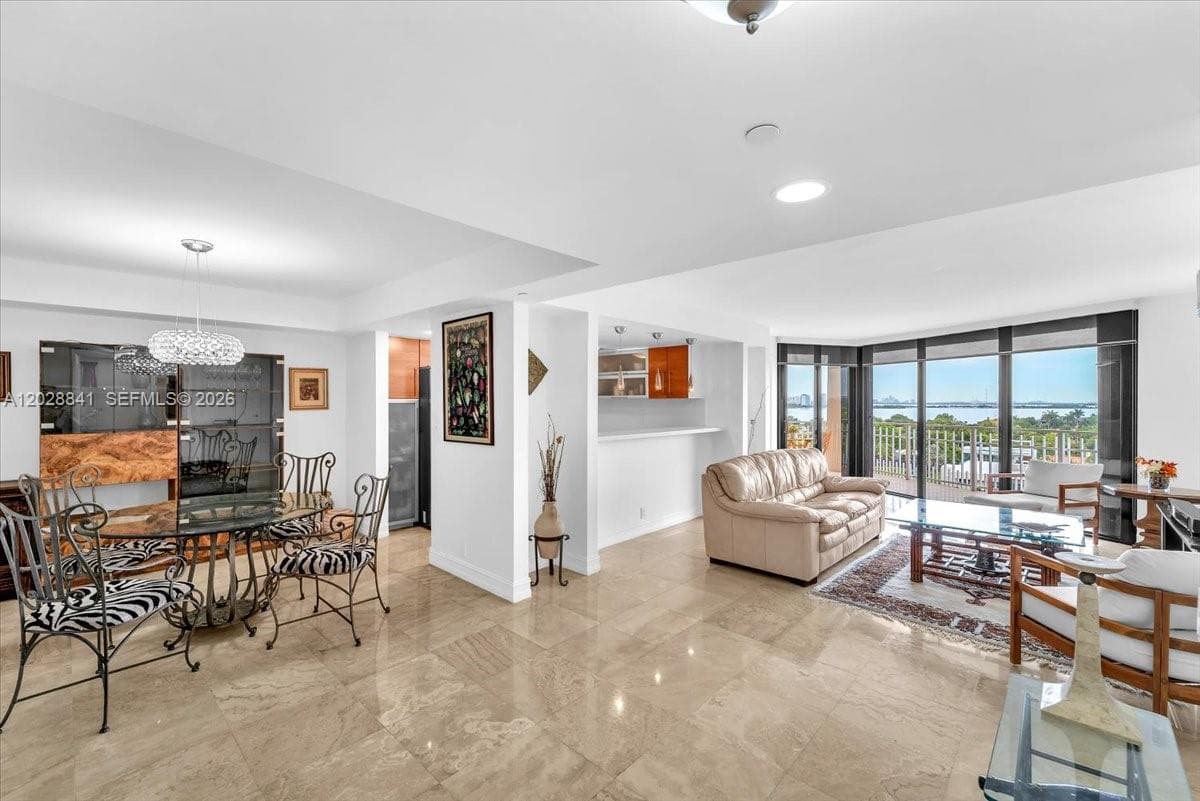 2000 Towerside Ter # 908, Miami FL 33138 — 5