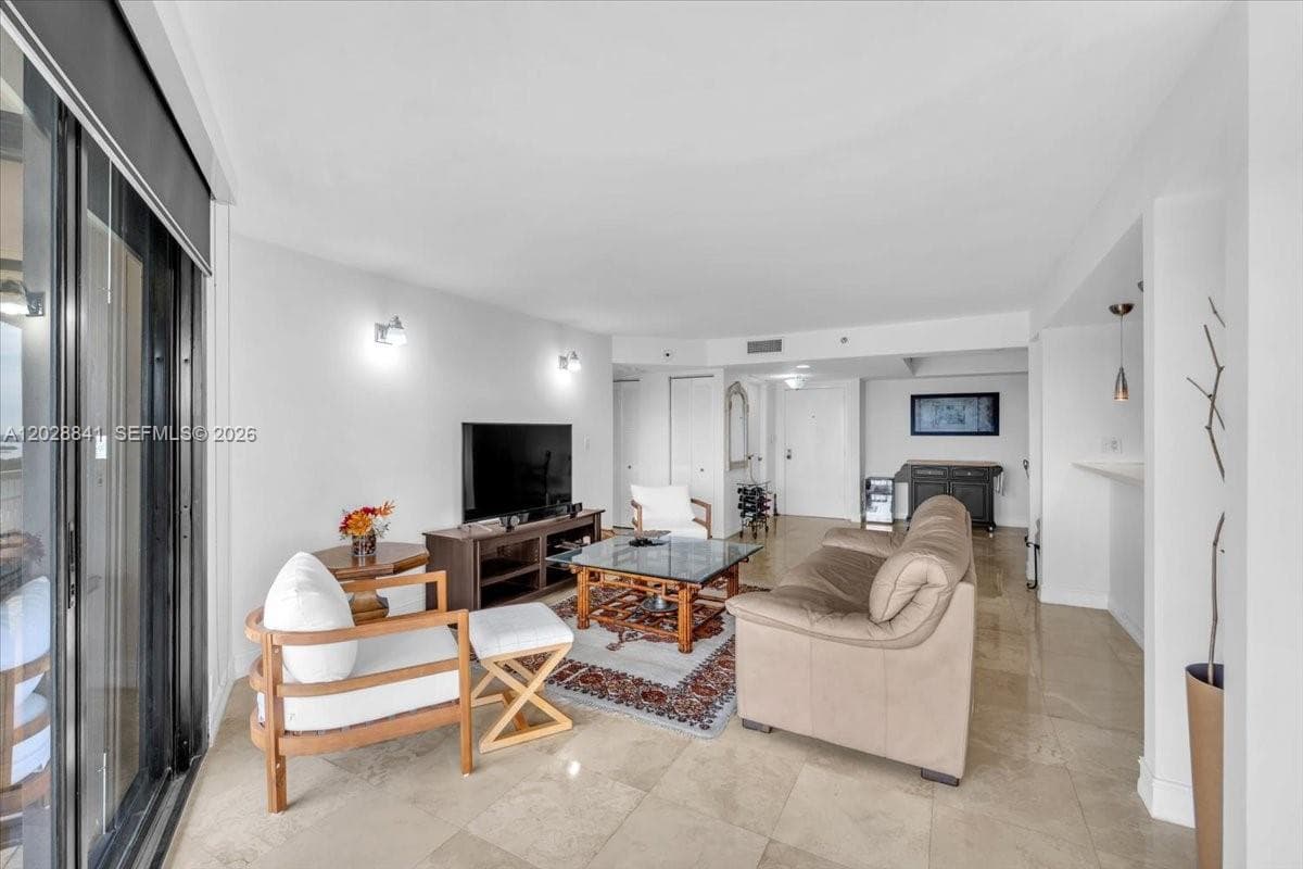 2000 Towerside Ter # 908, Miami FL 33138 — 29