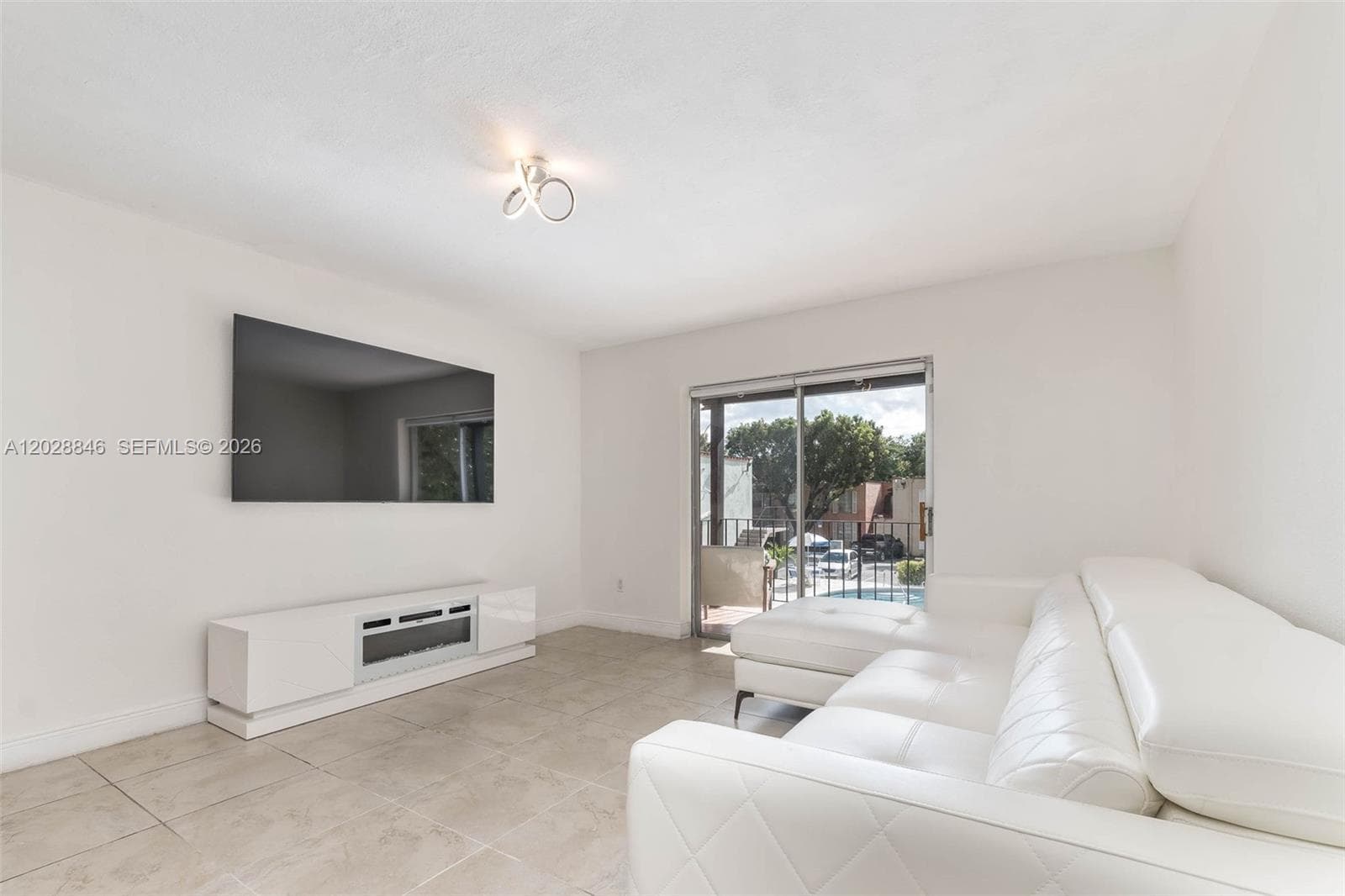 10748 N Kendall Dr # N22, Miami FL 33176 — 1