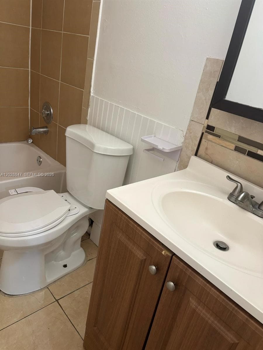 6675 W 4th Ave # 408, Hialeah FL 33012 — 7
