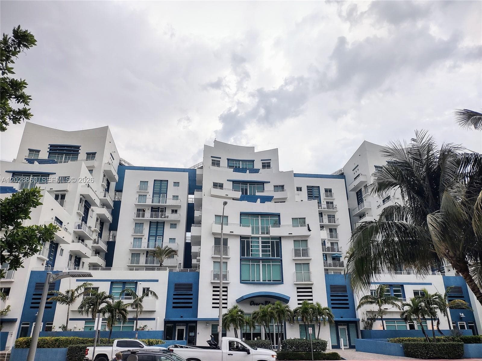 Oceanblue Condo Of Miami, Miami Beach, FL — 1