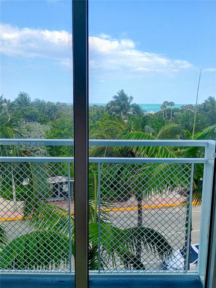 Oceanblue Condo Of Miami, Miami Beach, FL — 34