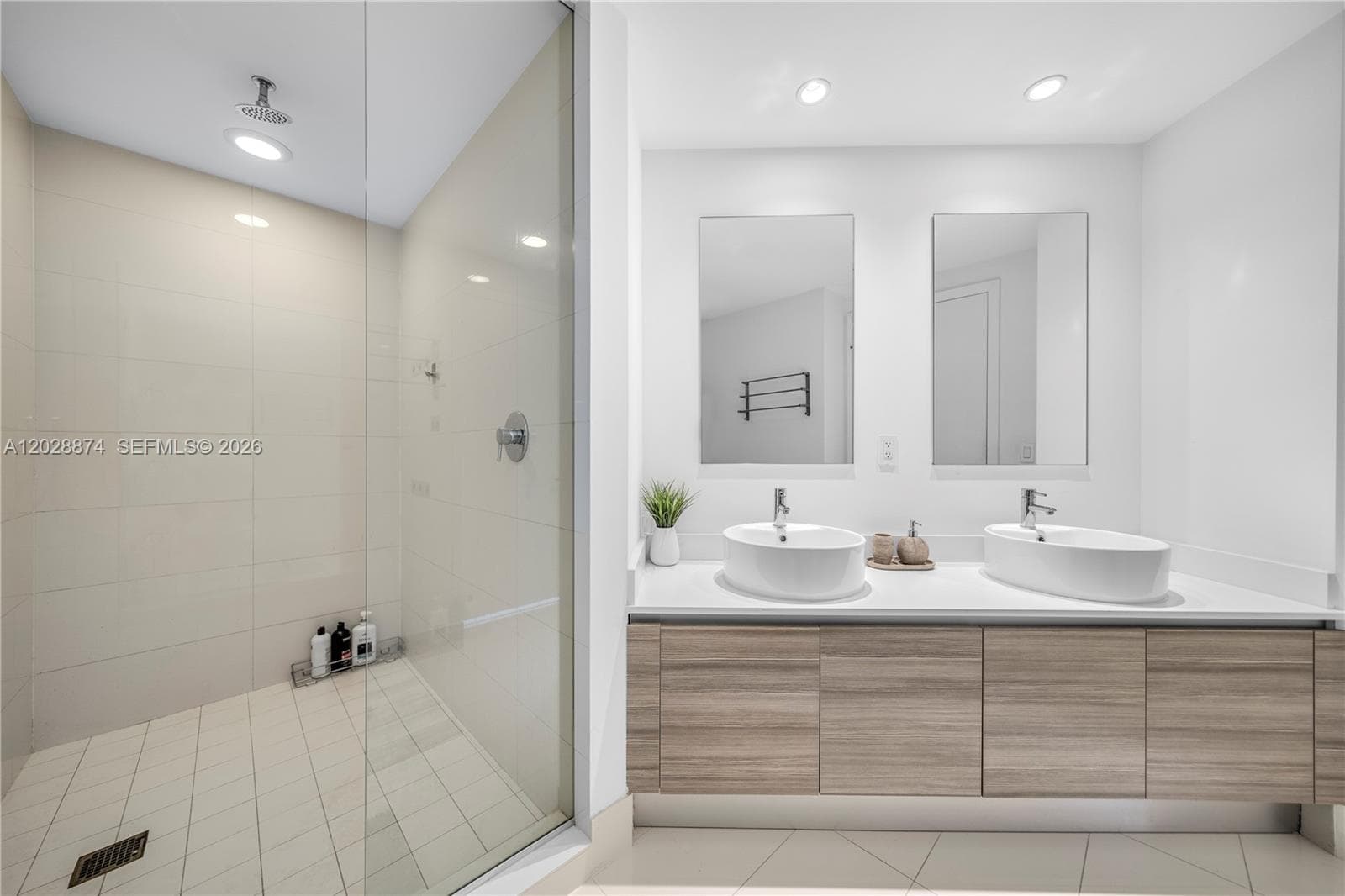 121 NE 34th St # 1704, Miami FL 33137 — 16