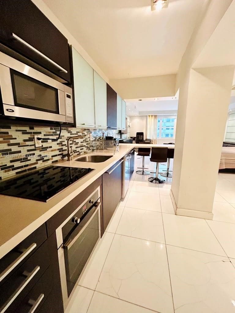 100 Lincoln Rd # 701, Miami Beach FL 33139 — 4