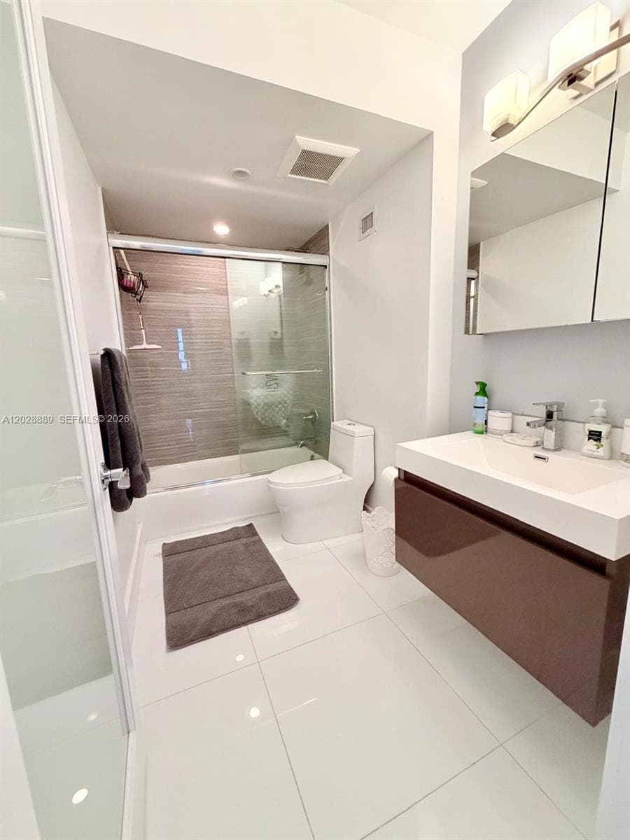 100 Lincoln Rd # 1504, Miami Beach FL 33139 — 6