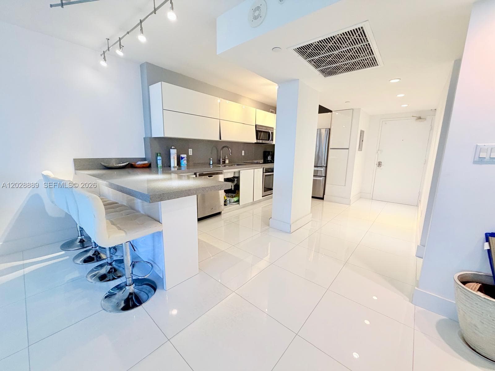 100 Lincoln Rd # 1504, Miami Beach FL 33139 — 3