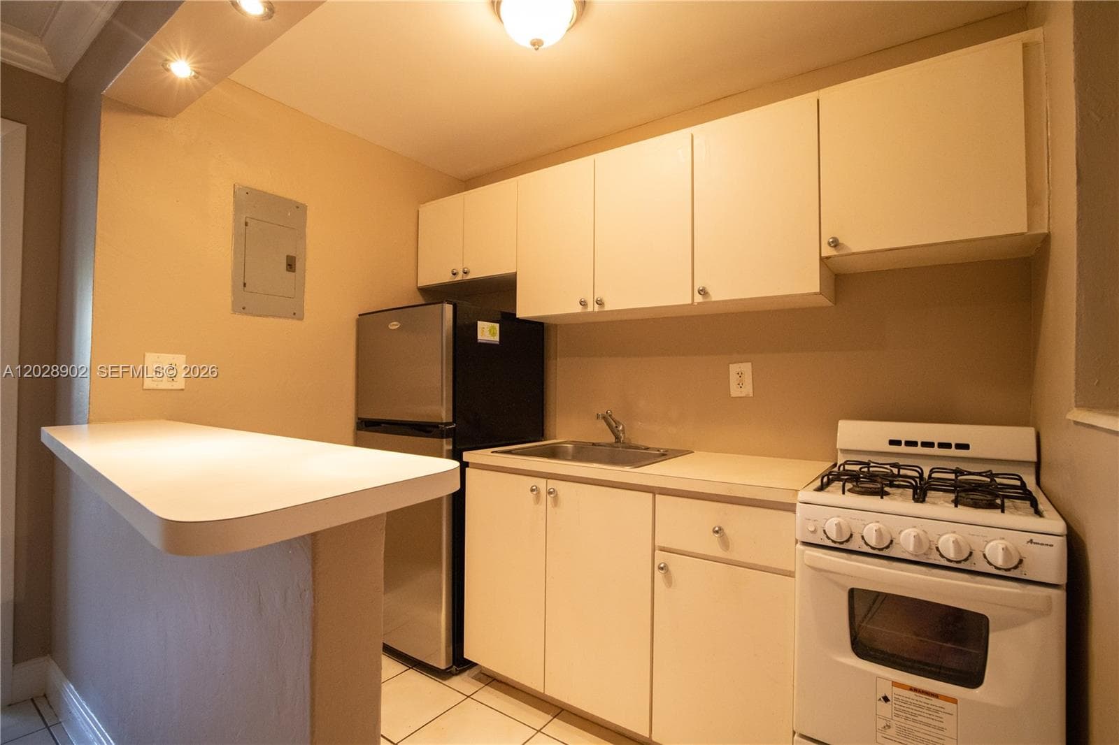 1014 Salzedo St # 101, Coral Gables FL 33134 — 6