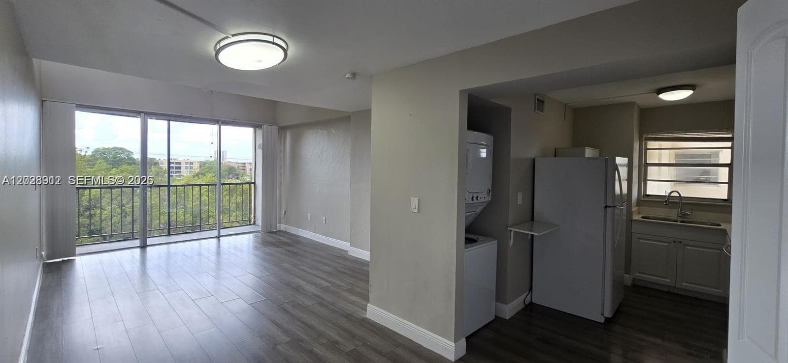 8870 Fontainebleau Blvd # 502, Miami FL 33172 — 2