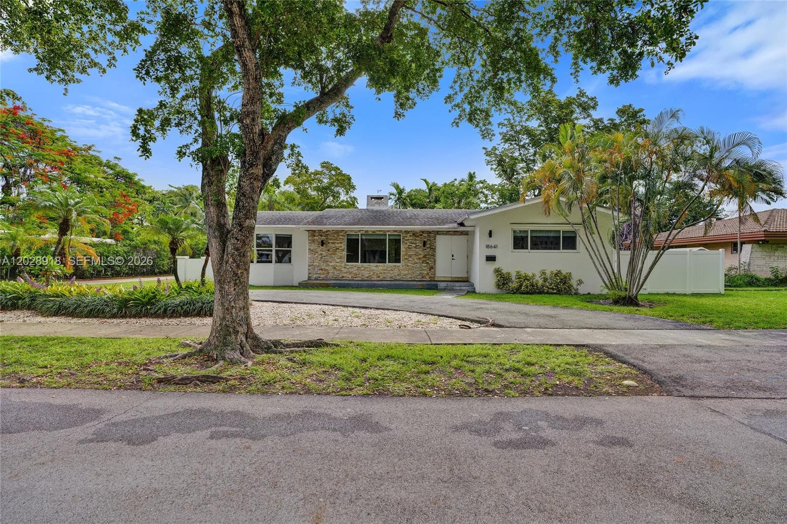 18641 NE 21st Ave, Miami FL 33179 — 46