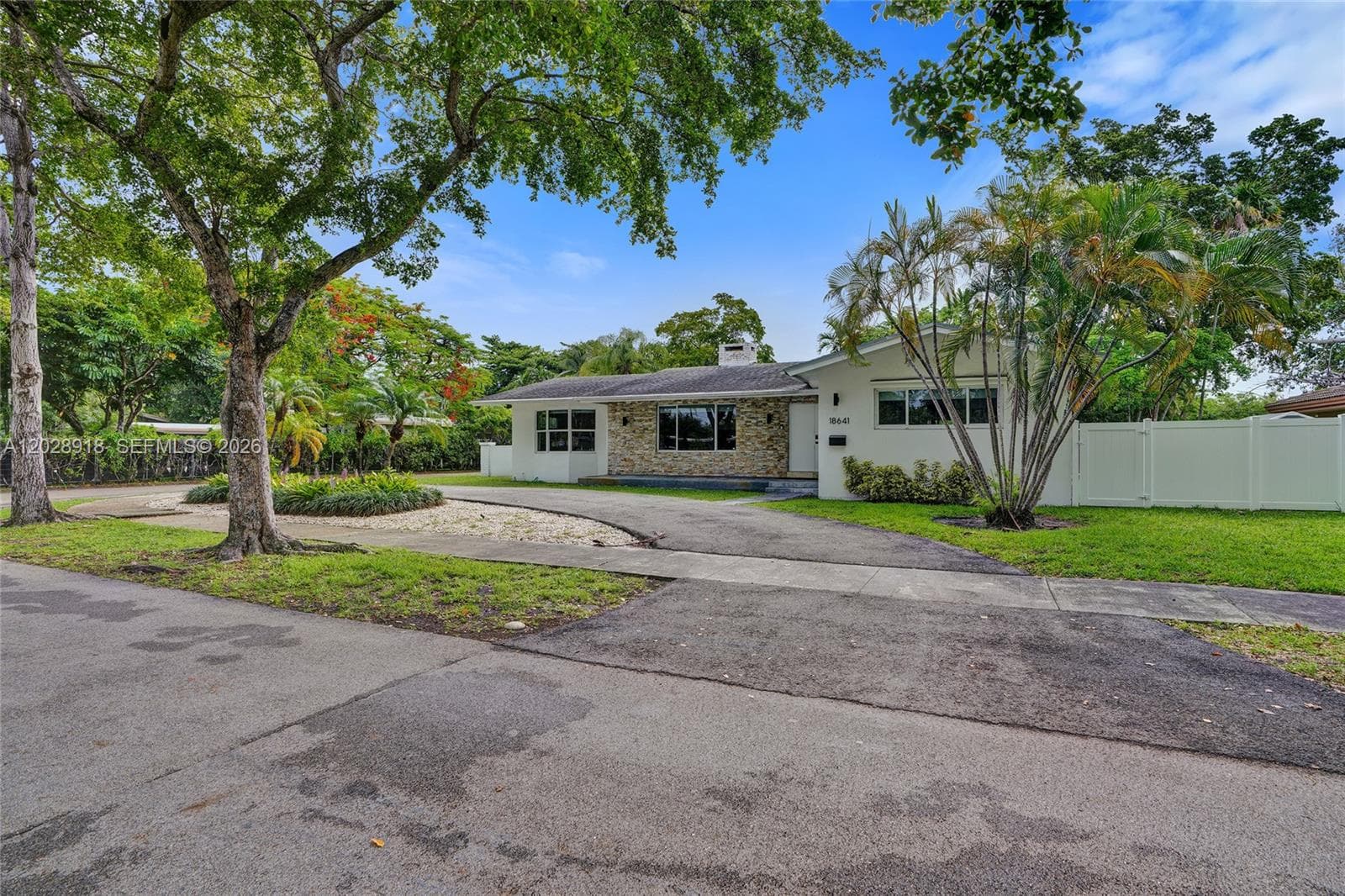 18641 NE 21st Ave, Miami FL 33179 — 47