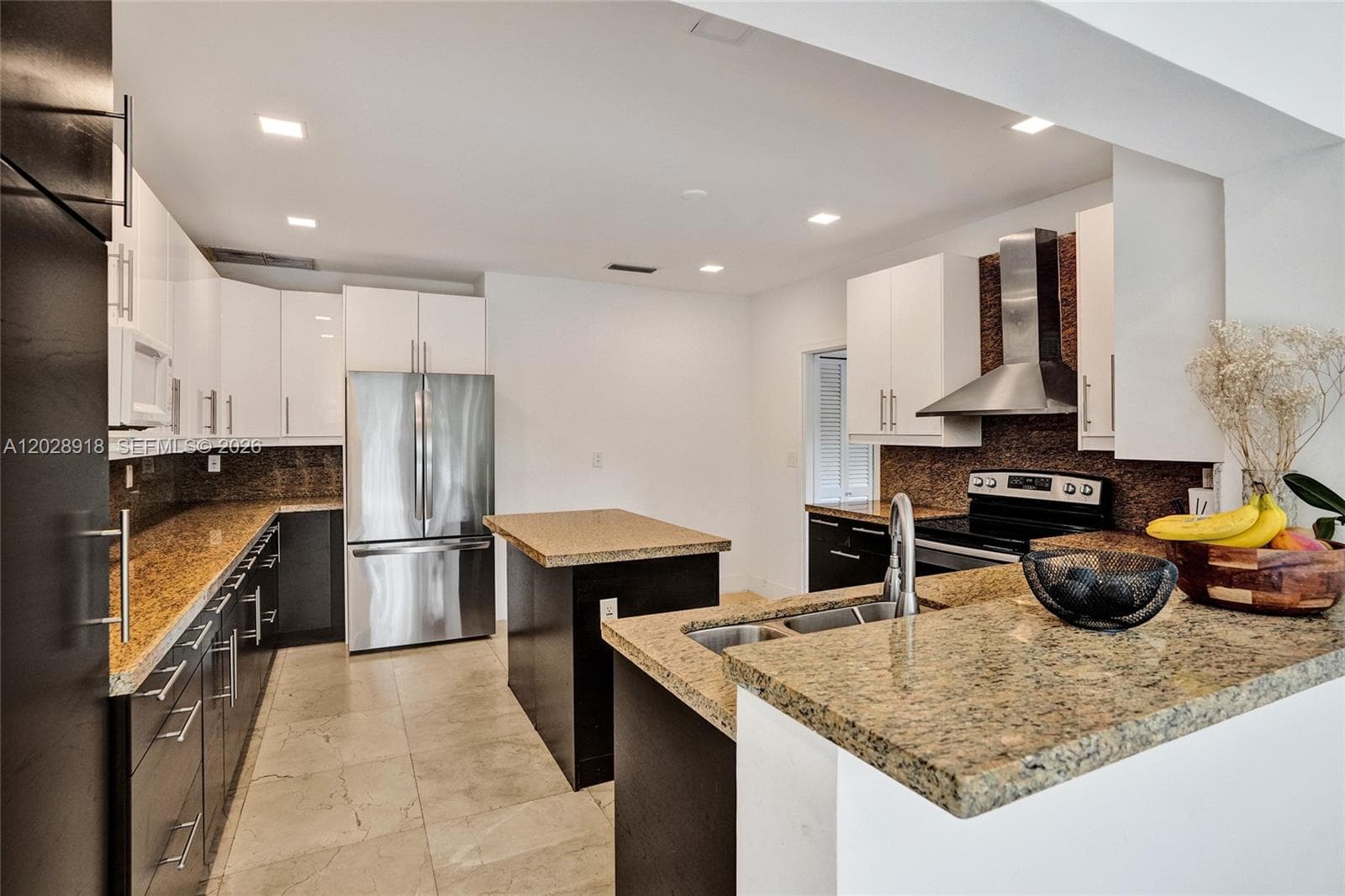 18641 NE 21st Ave, Miami FL 33179 — 26