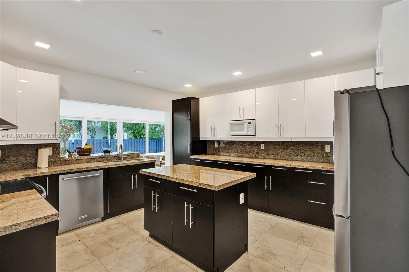 18641 NE 21st Ave, Miami FL 33179 — 24
