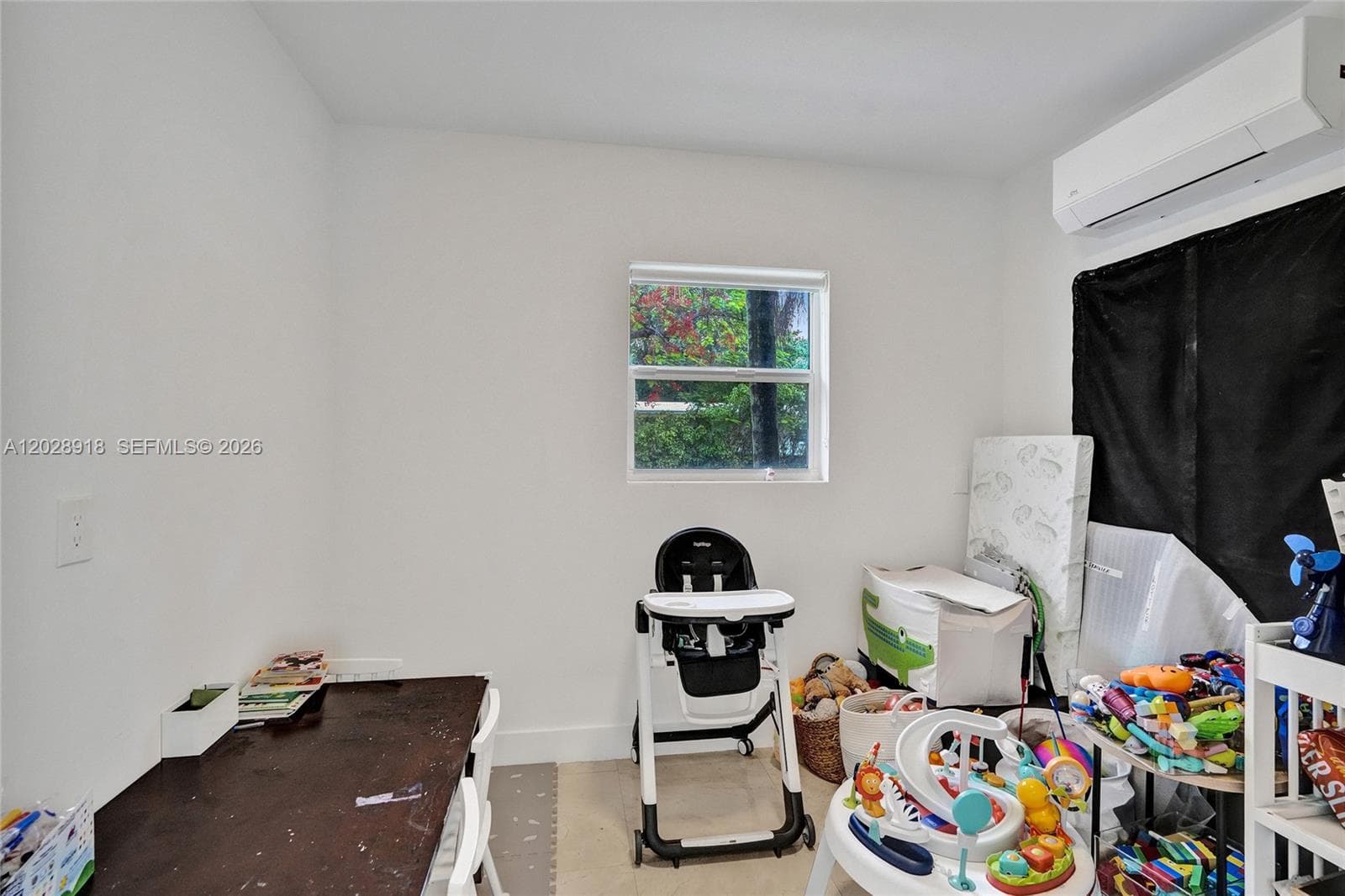 18641 NE 21st Ave, Miami FL 33179 — 30