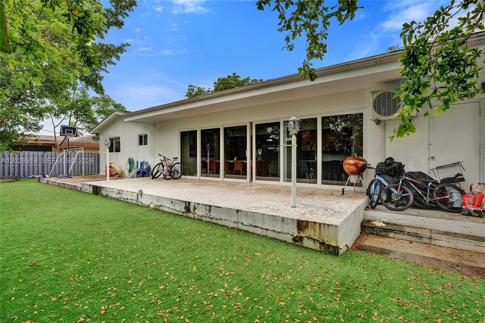 18641 NE 21st Ave, Miami FL 33179 — 38