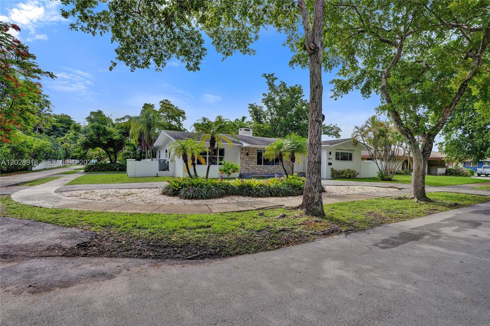 18641 NE 21st Ave, Miami FL 33179 — 45