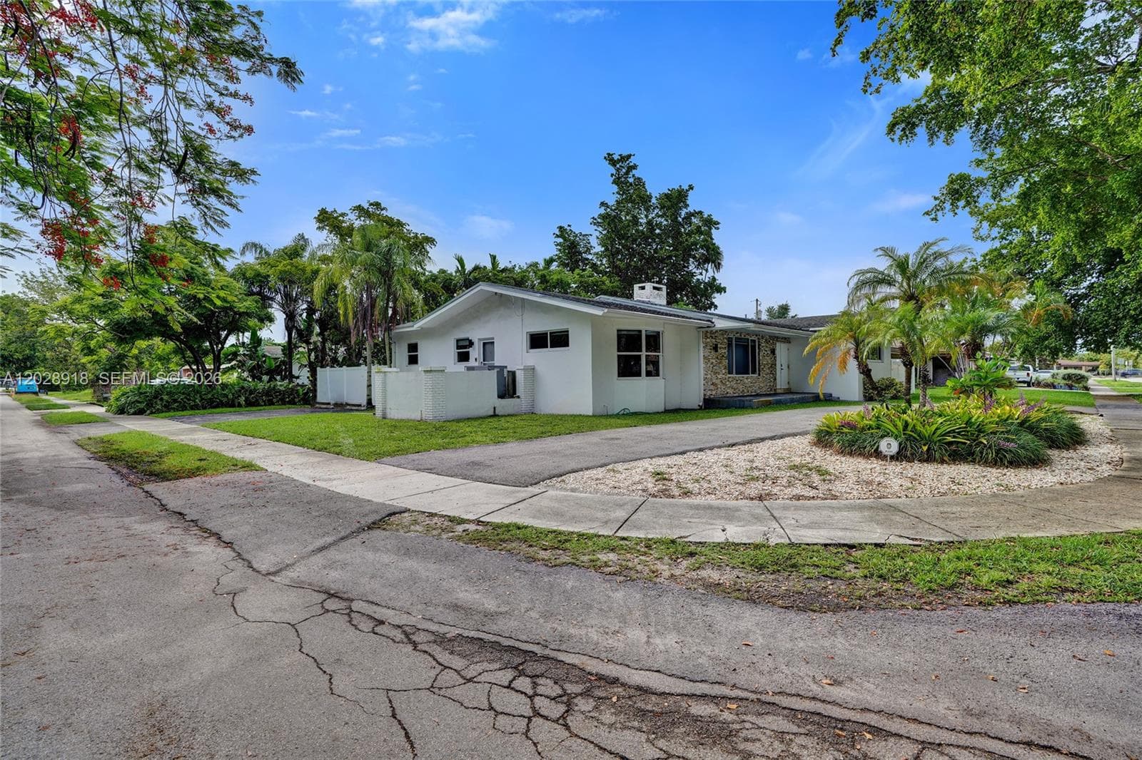 18641 NE 21st Ave, Miami FL 33179 — 44