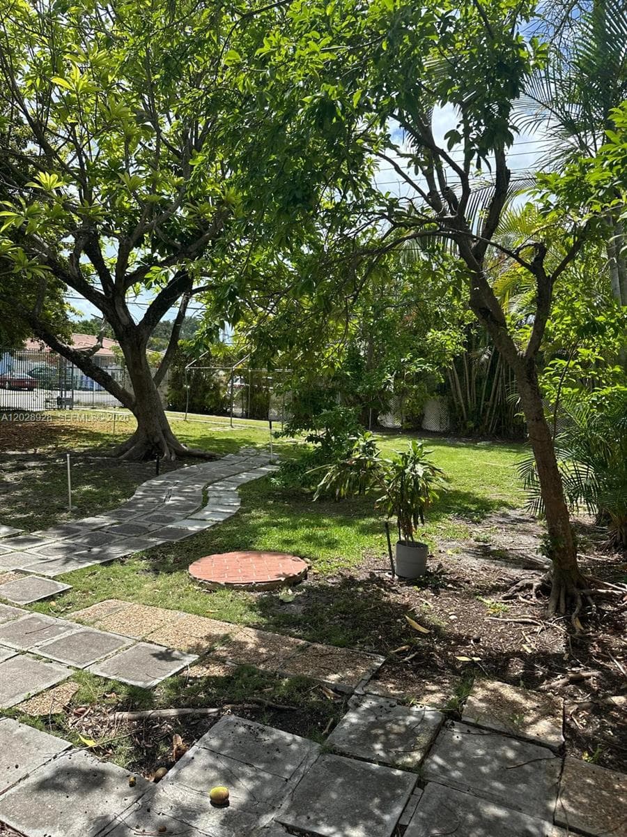 3600 SW 26th St, Miami FL 33133 — 16