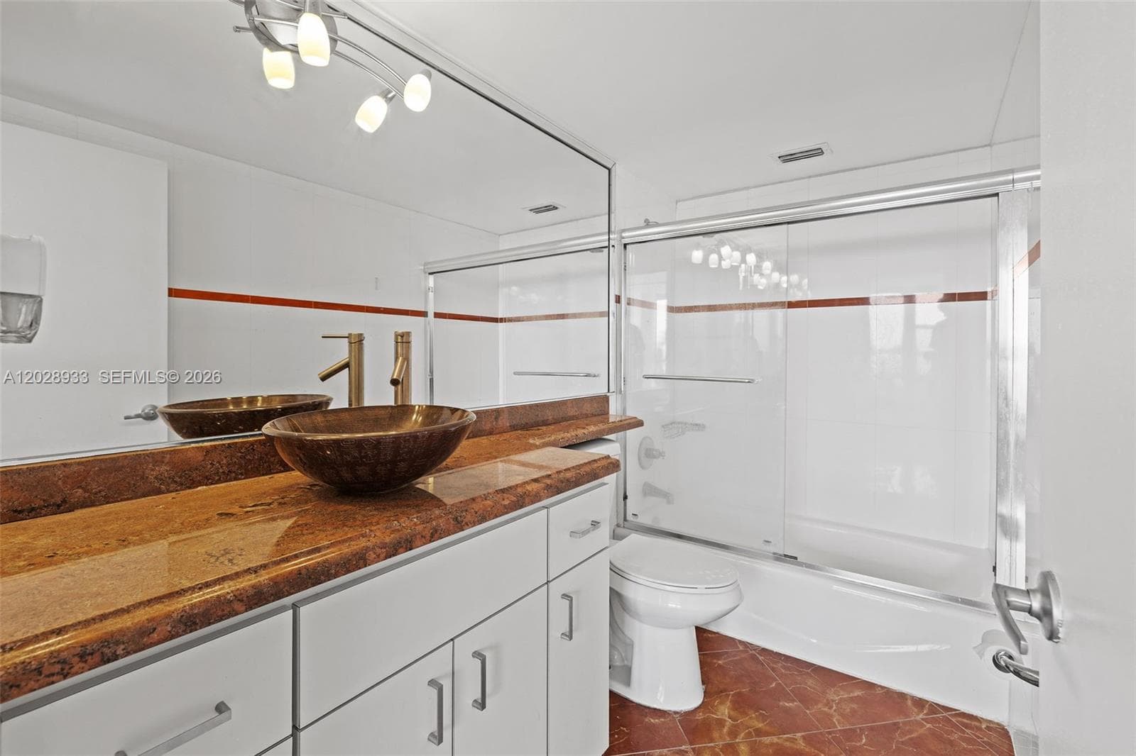 900 Bay Dr # 419, Miami Beach FL 33141 — 17