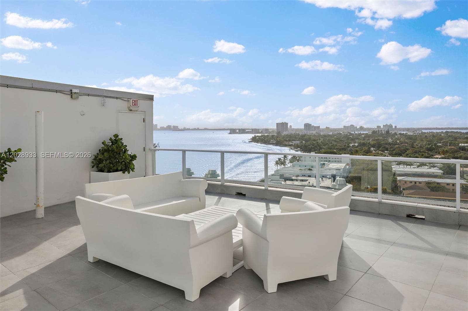 900 Bay Dr # 419, Miami Beach FL 33141 — 33
