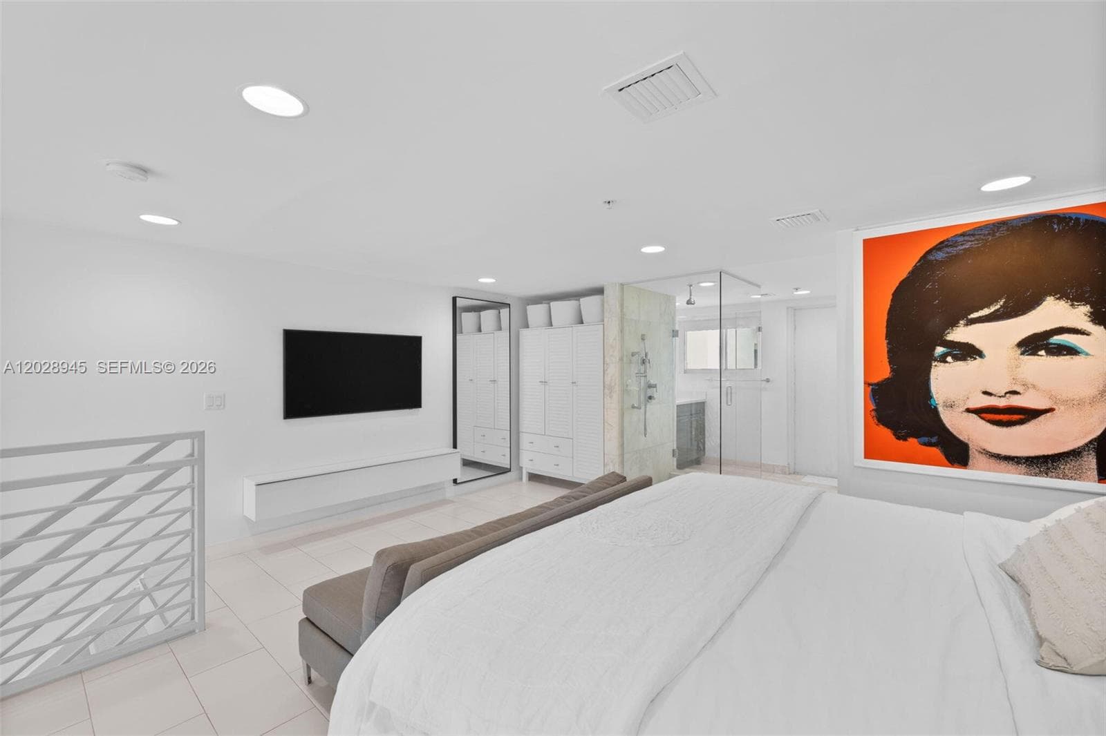 421 Meridian Ave # 6, Miami Beach FL 33139 — 24