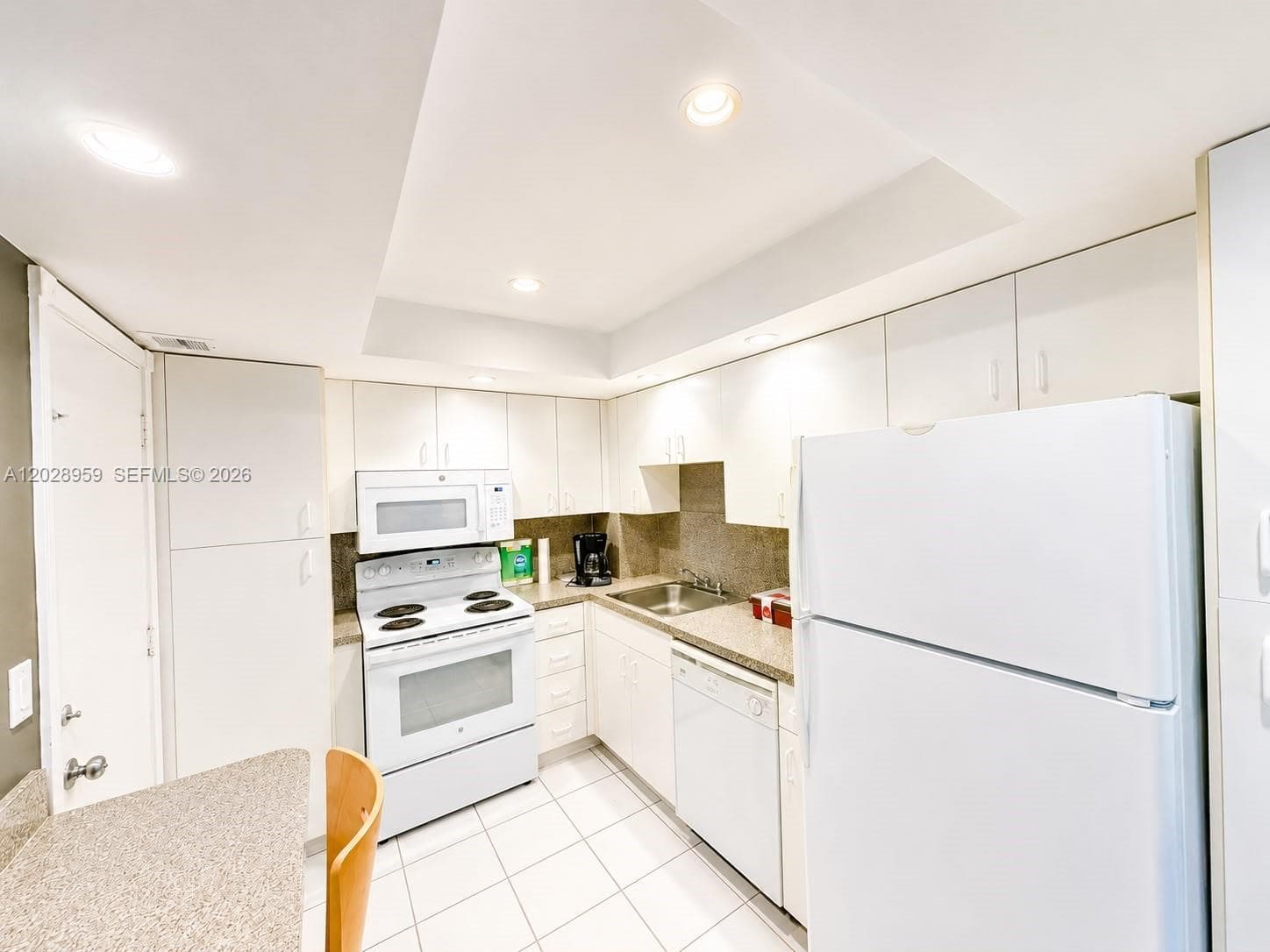 5005 Collins Ave # 616, Miami Beach FL 33140 — 10