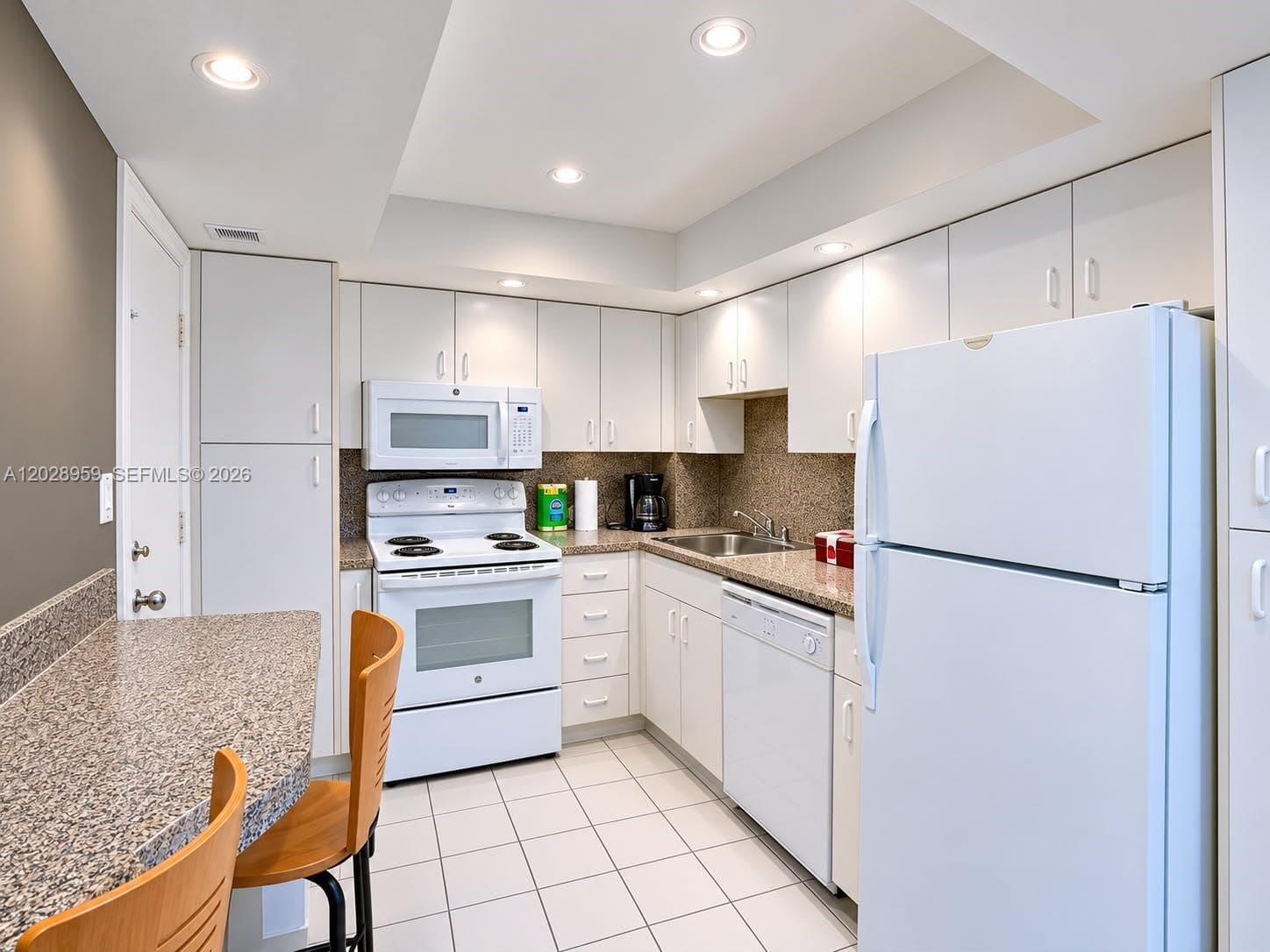5005 Collins Ave # 616, Miami Beach FL 33140 — 11
