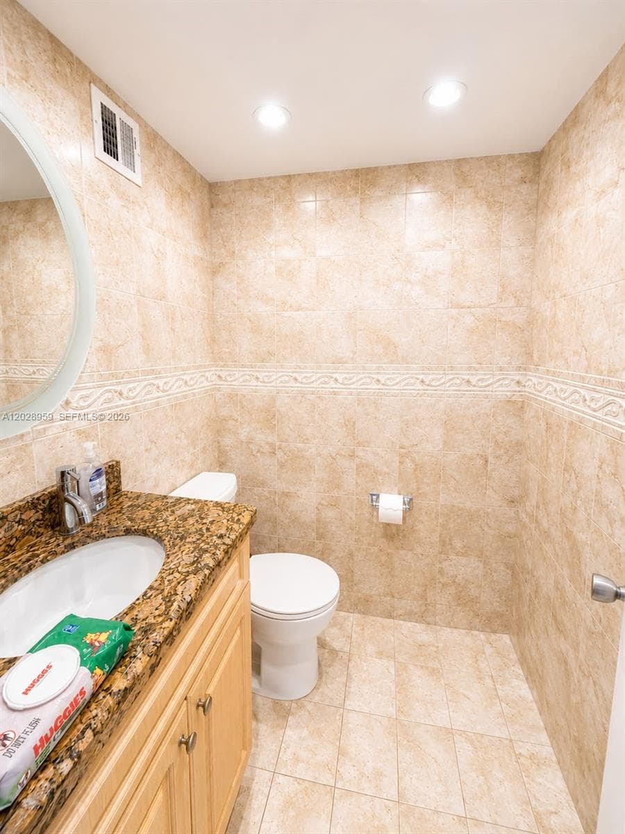5005 Collins Ave # 616, Miami Beach FL 33140 — 21