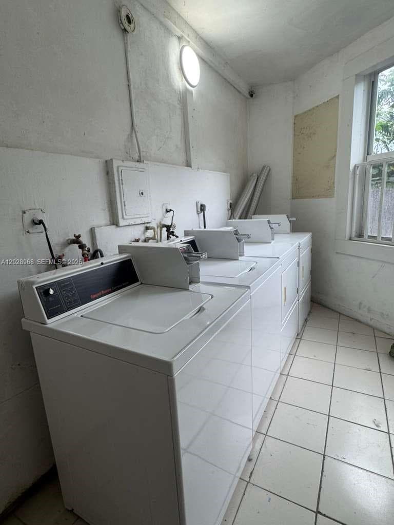2425 SW 6th St # 6, Miami FL 33135 — 17